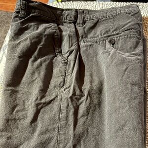 Men's Casual Shorts - Charcoal Gray